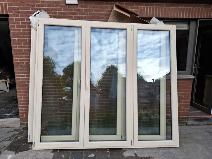 Raam kwartsgrijs / wit - HR glas - in zeer goede staat, Doe-het-zelf en Bouw, Glas en Ramen, Zo goed als nieuw, Gevelraam of Ruit