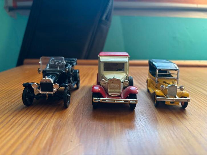 Vintage Ford Mini auto modellen van 1900, Hobby en Vrije tijd, Modelauto's | 1:32, Zo goed als nieuw, Auto, Corgi, Ophalen of Verzenden