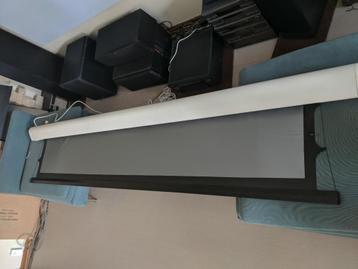 Draper Euroscreen Linea Tab Tensioned ReAct 3.0 119" scherm beschikbaar voor biedingen