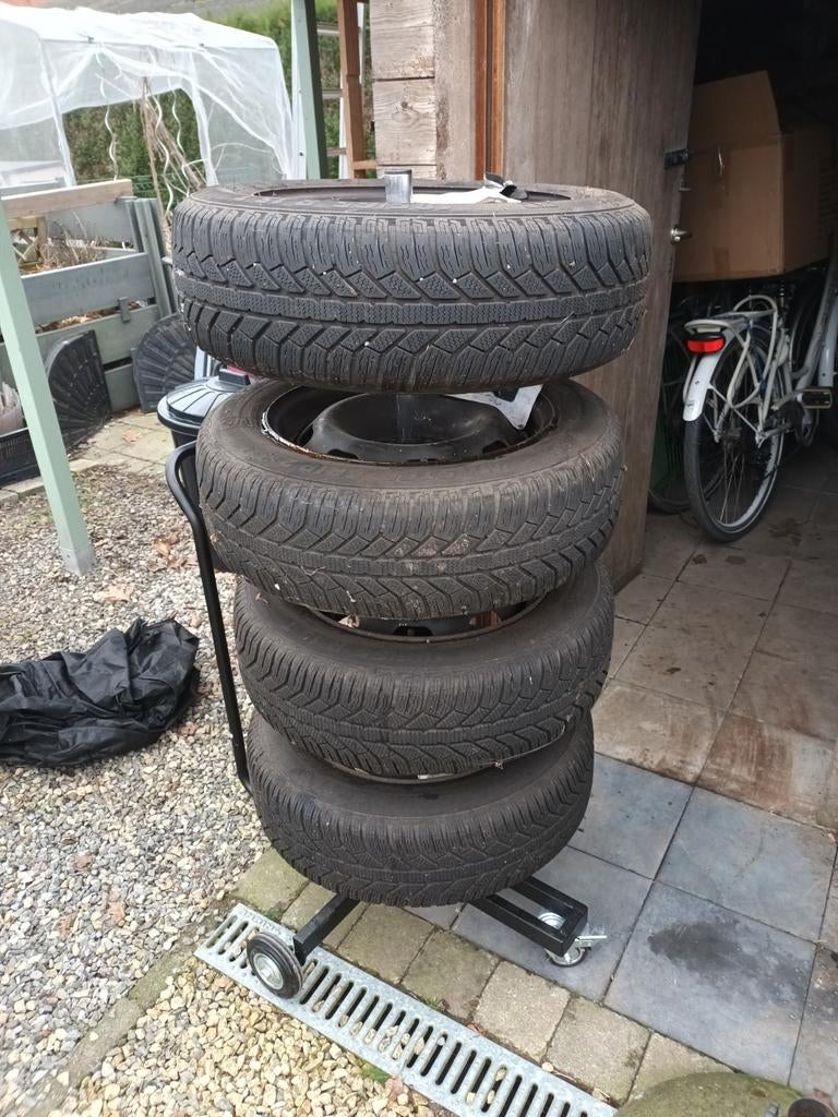 Winterbanden 185/65 R15 88T, Auto-onderdelen, Banden en Velgen, Ophalen, Gebruikt, 15 inch, Banden en Velgen