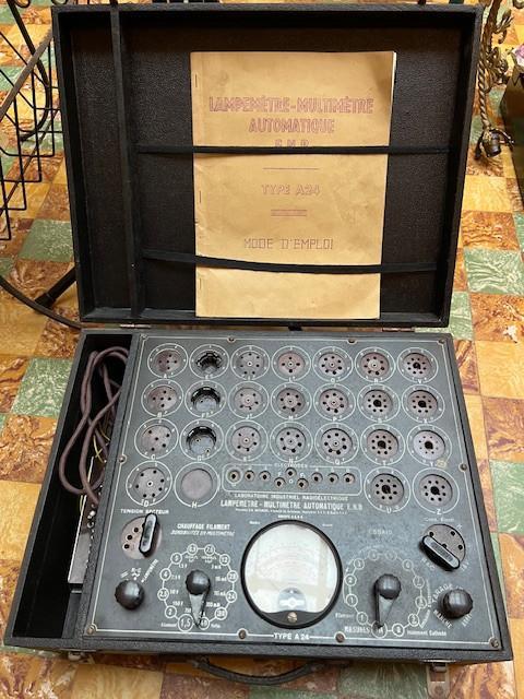 Ancien multimètre- Lampemètre E.N.B. A24, Antiquités & Art, Antiquités | Outils & Instruments, Enlèvement