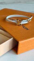 Louis vitton braclet, Bijoux, Sacs & Beauté, Bagues, Enlèvement ou Envoi, Comme neuf, Bleu, Femme