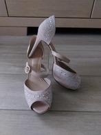 Nieuwe pumps met hak Charles & Keith, maat 35, Kleding | Dames, Ophalen, Pumps