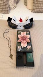 Collier Tomorrowland Orbyz et boîte à trésors fleurie, Enlèvement ou Envoi