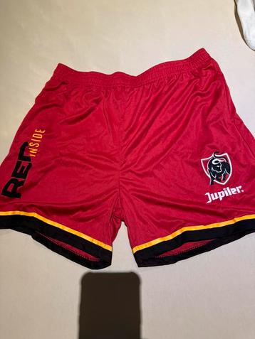 Rode duivel short beschikbaar voor biedingen