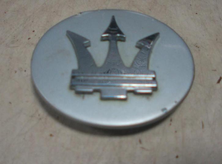 EMBLEEM coupe Maserati Bi-turbo (01-1970/-), Auto-onderdelen, Overige Auto-onderdelen, Maserati, Gebruikt