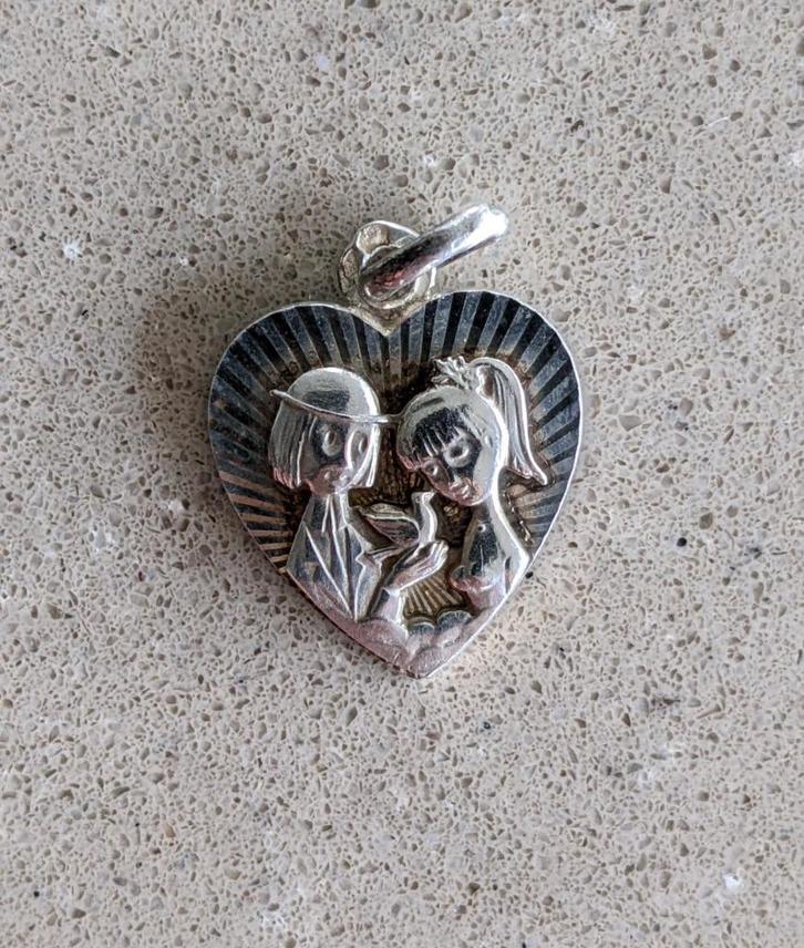 Médaillon, pendentif de 'Les Amoureux de Peynet', Antiquités & Art, Antiquités | Argent & Or, Argent, Enlèvement ou Envoi