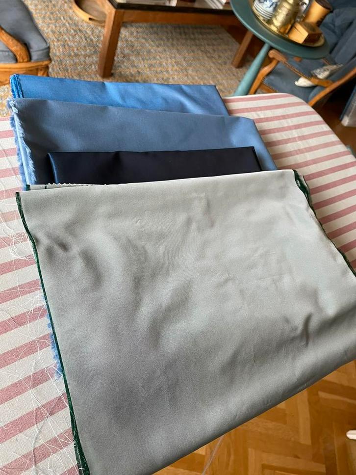 Lot de coupons taffetas / chintz coussins, Hobby en Vrije tijd, Stoffen en Lappen, Zo goed als nieuw, Blauw, Ophalen