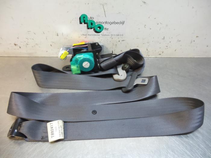 Veiligheidsgordel rechts-voor van een Mazda Premacy (Premacy, Auto-onderdelen, Interieur en Bekleding, Mazda, Gebruikt, Ophalen of Verzenden