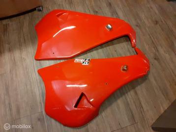 Zijkuipdeel kuipen zijkuip kuipdeel Sport Supersport 750 900 beschikbaar voor biedingen