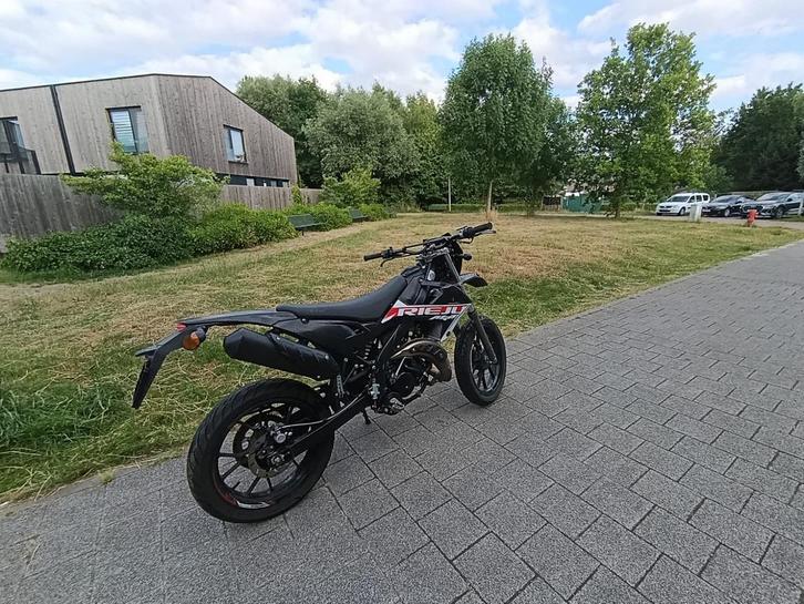 Rieju mrt 50 sm pro, Fietsen en Brommers, Brommers | Derbi, Gebruikt, Klasse B (45 km/u), Ophalen