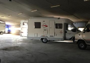 emplacement couvert campingcar - Ecaussines, Immo, Garages en Parkeerplaatsen, Provincie Waals-Brabant