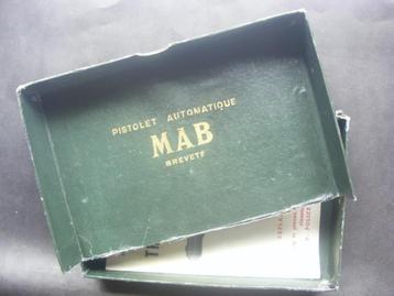 Boîte cartonnée et livret pistolet automatique français MAB  beschikbaar voor biedingen