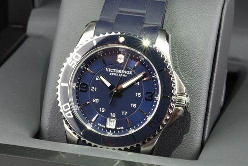 Victorinox Swiss Army Maverick Blauw, Handtassen en Accessoires, Horloges | Dames, Nieuw, Polshorloge, Overige merken, Staal, Kunststof