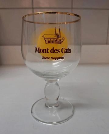Monts des Cats bierglazen  beschikbaar voor biedingen