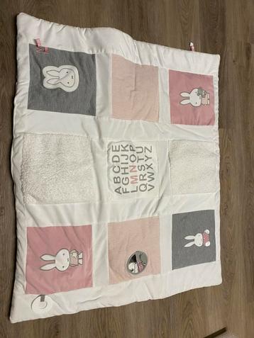 Baby speelkleed nijntje beschikbaar voor biedingen
