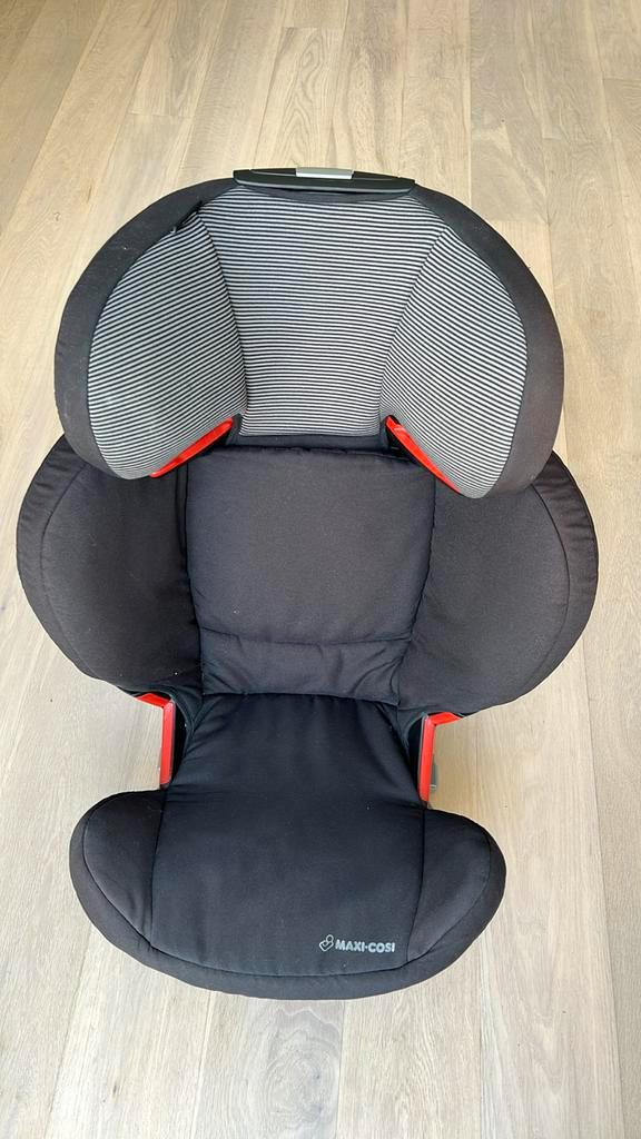 Autostoel met isofix Maxi-cosi Rodifix Black Raven, Kinderen en Baby's, Autostoeltjes, Zo goed als nieuw, Maxi-Cosi, Isofix, Ophalen