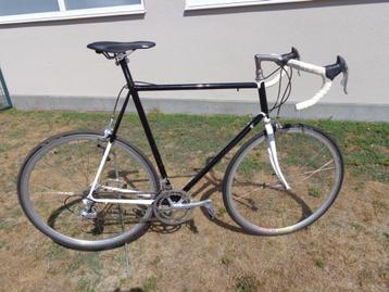 stalen koersfiets maat 63 beschikbaar voor biedingen