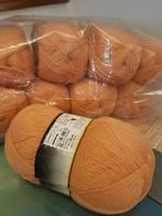 Een set van 9 ballen nieuw garen., Hobby en Vrije tijd, Breien en Haken, Ophalen of Verzenden, Nieuw, Breien of Haken