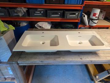 Nieuw lavabo blad te koop 120 x 50 cm beschikbaar voor biedingen