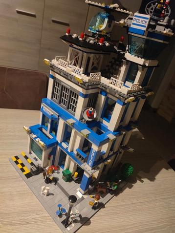 Te koop Custom Build Lego Modular Police Corner Office beschikbaar voor biedingen