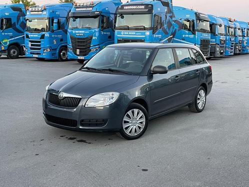 ⁠Skoda Fabia •⁠  ⁠15/07/2009 •⁠  ⁠192000.km •⁠  ⁠1.2i, Auto's, Skoda, Bedrijf, Fabia, ABS, Airbags, Bluetooth, Boordcomputer, Centrale vergrendeling
