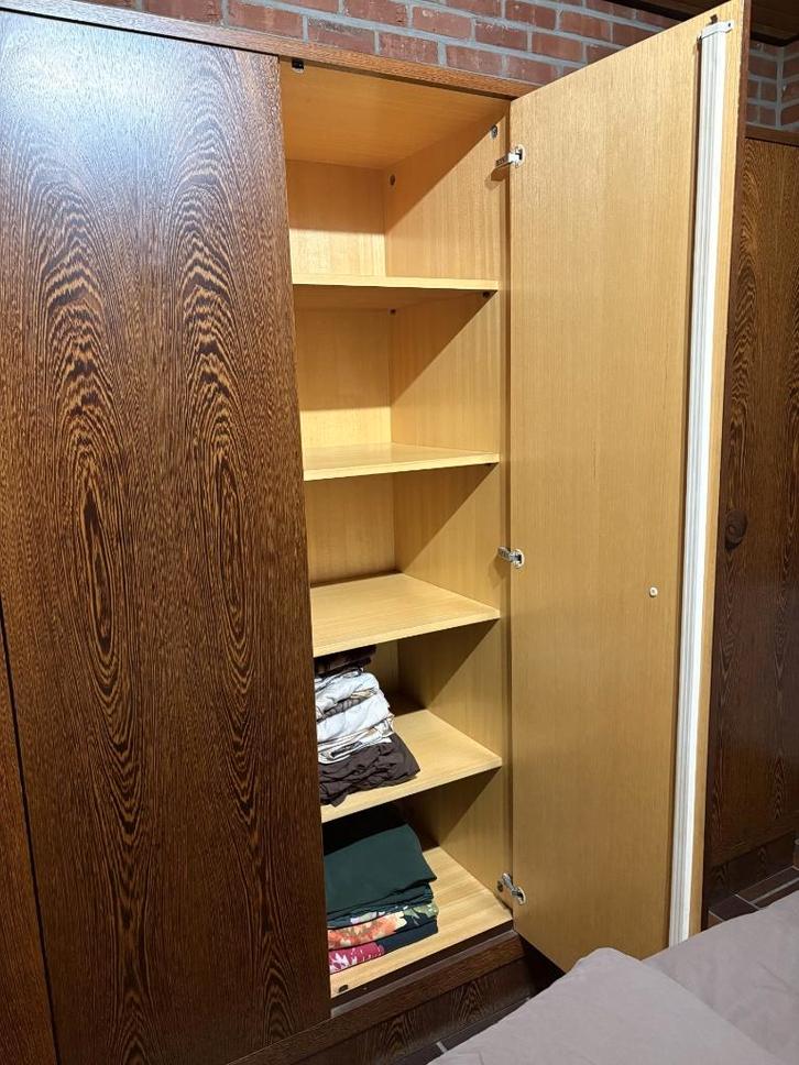 Vintage kleerkast, Huis en Inrichting, Kasten | Kleerkasten, Gebruikt, 150 tot 200 cm, 200 cm of meer, 50 tot 75 cm, Met deur(en)