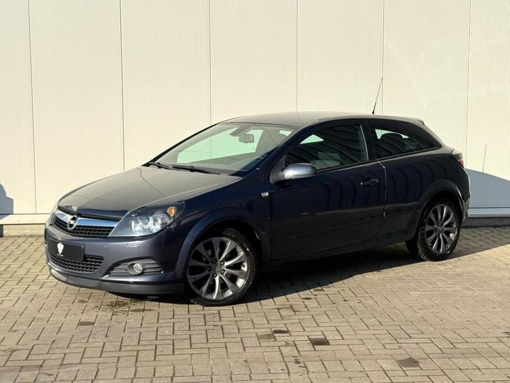 ✅ Opel Astra GTC 1.6i GARANTIE Airco Parkeersensoren, Auto's, Opel, Bedrijf, Te koop, Astra, ABS, Airbags, Airconditioning, Boordcomputer