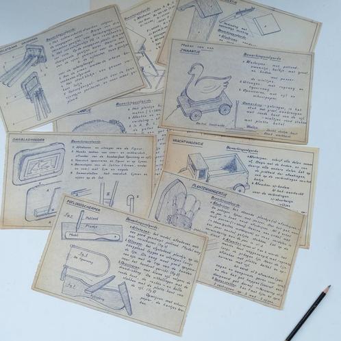 Vintage instructiekaarten met tekeningen houten modelbouw., Doe-het-zelf en Bouw, Hout en Planken, Gebruikt, Ophalen of Verzenden