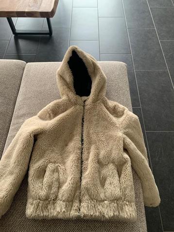 Beige teddy jasje maat 134 C&A beschikbaar voor biedingen