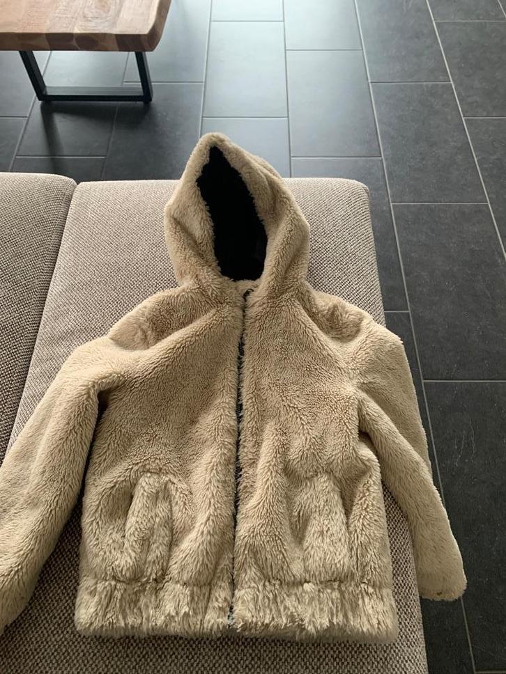 Beige teddy jasje maat 134 C&A, Kinderen en Baby's, Kinderkleding | Maat 134, Zo goed als nieuw, Ophalen of Verzenden