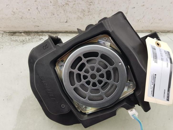 SUBWOOFER Mazda 3 Sport (BP) (01-2018/-) (|BDJD6696X|), Autos : Pièces & Accessoires, Autres pièces automobiles, Mazda, Utilisé