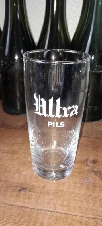 Brouwerij bier antiek glas Ultra Pils beschikbaar voor biedingen