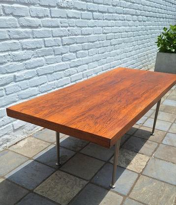 Vintage midcentury palissander salonttafel beschikbaar voor biedingen