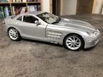 Mercedes-Benz SLR 2003 (Maisto) - Modèle 1:18, Enlèvement ou Envoi, Comme neuf, Voiture, Maisto