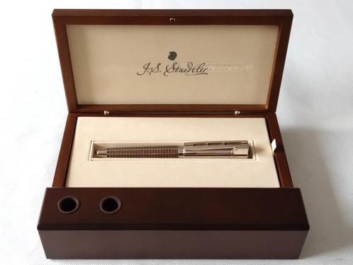 Staedtler 18Kt White Gold M-nib, Collections, Stylos, Neuf, Stylo, Autres marques, Avec boîte, Enlèvement ou Envoi