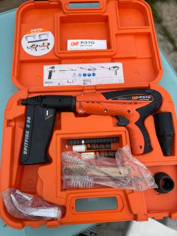 SPIT P370 met kruitpatronen en nagels beschikbaar voor biedingen