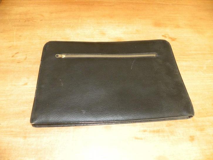 2 akte tassen 1 enkel vaks en een 3 vaks tas zie foto,s, Handtassen en Accessoires, Tassen | Reistassen en Weekendtassen, Gebruikt