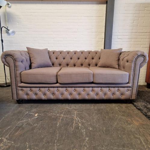 Chesterfield 3-zits Bank – Stof Bahama03 Pitch, Antiek en Kunst, Antiek | Meubels | Stoelen en Sofa's, Ophalen of Verzenden