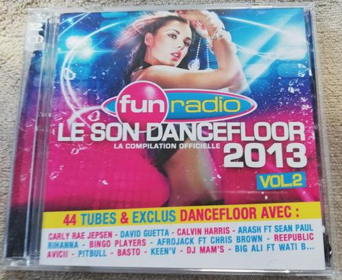 Double CD "Le son dancefloor 2013 volume 2" Fun Radio, CD & DVD, CD | Compilations, Comme neuf, Dance, Coffret, Enlèvement ou Envoi
