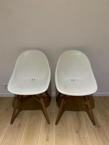 2 chaises ikea Fanbyn disponible aux enchères