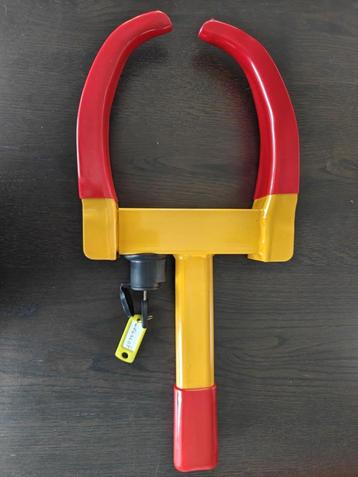 Stevige Carpoint anti diefstal wielklem  beschikbaar voor biedingen