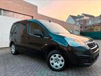 Peugeot Partner | 12 Maanden Garantie |24 Dkm |Benzine|2019|, Voorwielaandrijving, Stof, https://public.car-pass.be/vhr/3358060d-8109-4c8f-a090-49a0655d3861