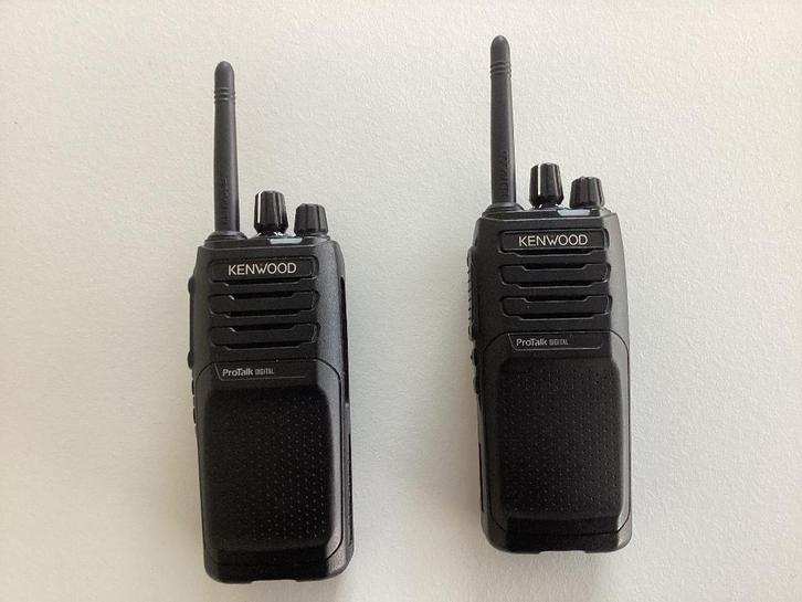 Portofoon Kenwood TK-3701D-E, Telecommunicatie, Portofoons en Walkie-talkies, Zo goed als nieuw, Portofoon of Walkie-talkie, 5 tot 15 km