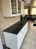 Keukenblok met bovenkastjes., Huis en Inrichting, Keuken | Complete keukens, Ophalen, Gebruikt, Wit, Graniet of Steen