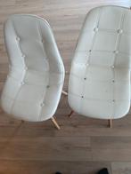 8 witte stoelen met gebruikssporen. gratis af te halen, Enlèvement, Utilisé