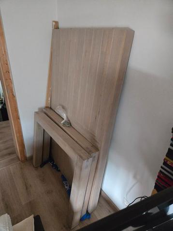 Prachtige houten eettafel als nieuw en compleet  beschikbaar voor biedingen