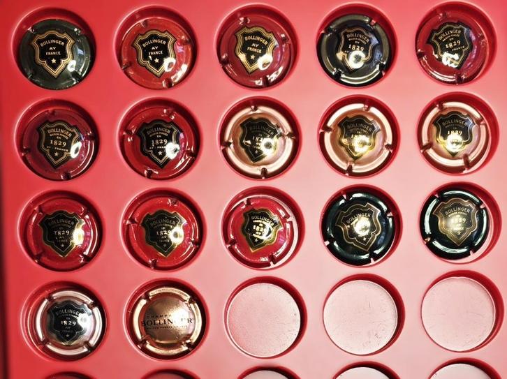 champagnecapsules Bollinger, Verzamelen, Complete verzamelingen en Collecties, Ophalen of Verzenden