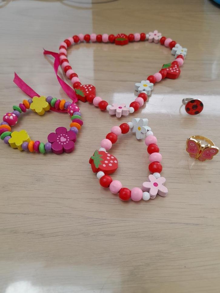 Houten sieradenset voor kinderen, Kinderen en Baby's, Kindermode-accessoires, Zo goed als nieuw, Ophalen