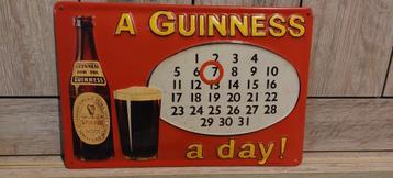 Guinness reclamebord in reliëf - kalender, Verzamelen, Ophalen of Verzenden, Nieuw, Reclamebord, Plaat of Schild, Overige merken